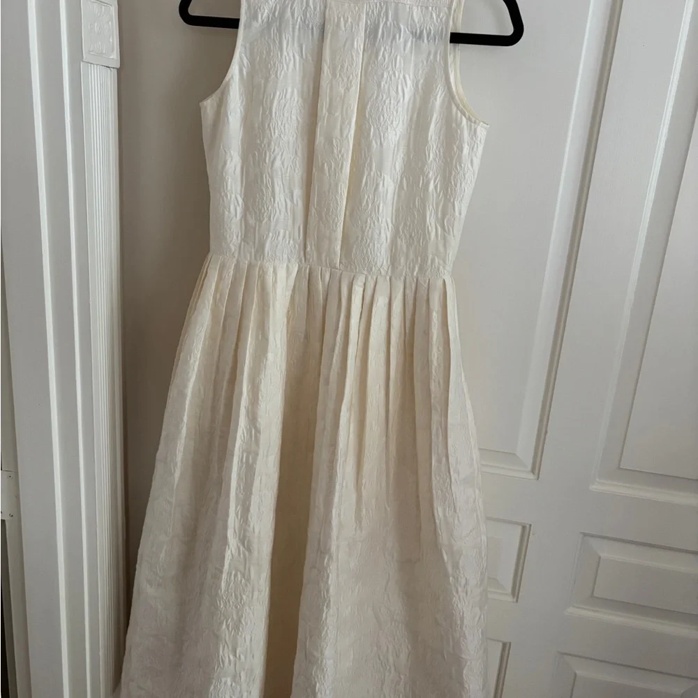Elegant White BURU Pink Label Sleeveless Button-Down Dress - Picture 5 of 7